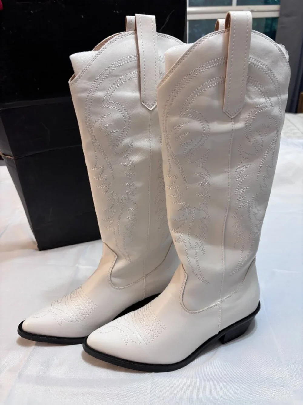 White Western Cowboy Boots Women’s Size 8 Pointed Toe Knee High Embroidered NIB